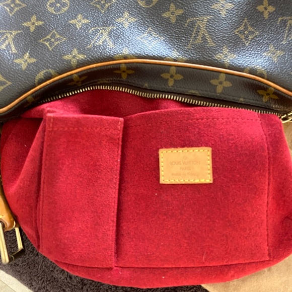 🛑SOLD🛑⭐️STUNNING⭐️ LOUIS VUITTON CROISSANT BAG⭐️ - Picture 8 of 8